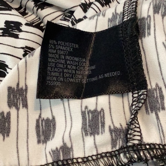 Worthington Top Size PL Black White Print Sleeveless - Picture 7 of 7